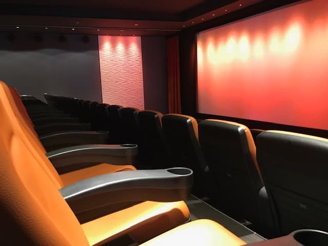 Cinema Preview Image 3 Comet Cine Center
