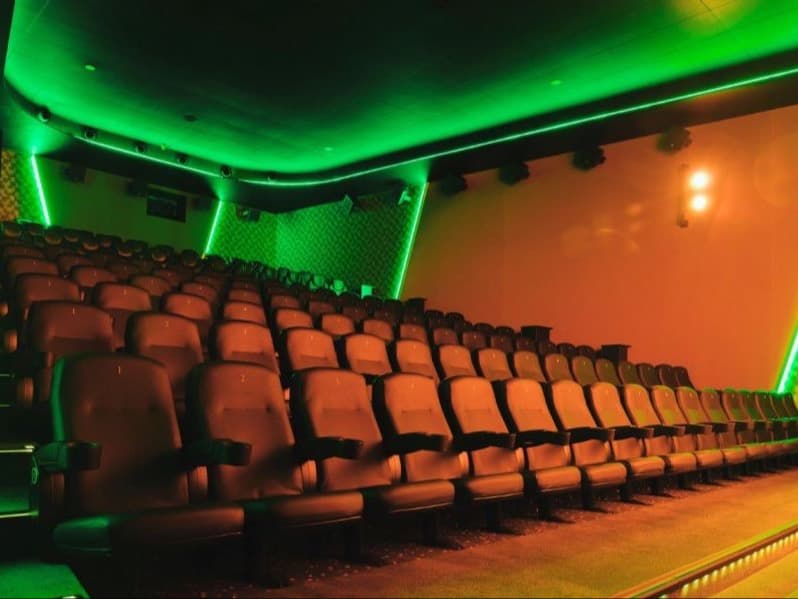 Cinema Preview Image 1 Comet Cine Center