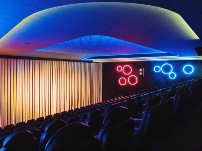 Cinema Preview Image 4 Comet Cine Center